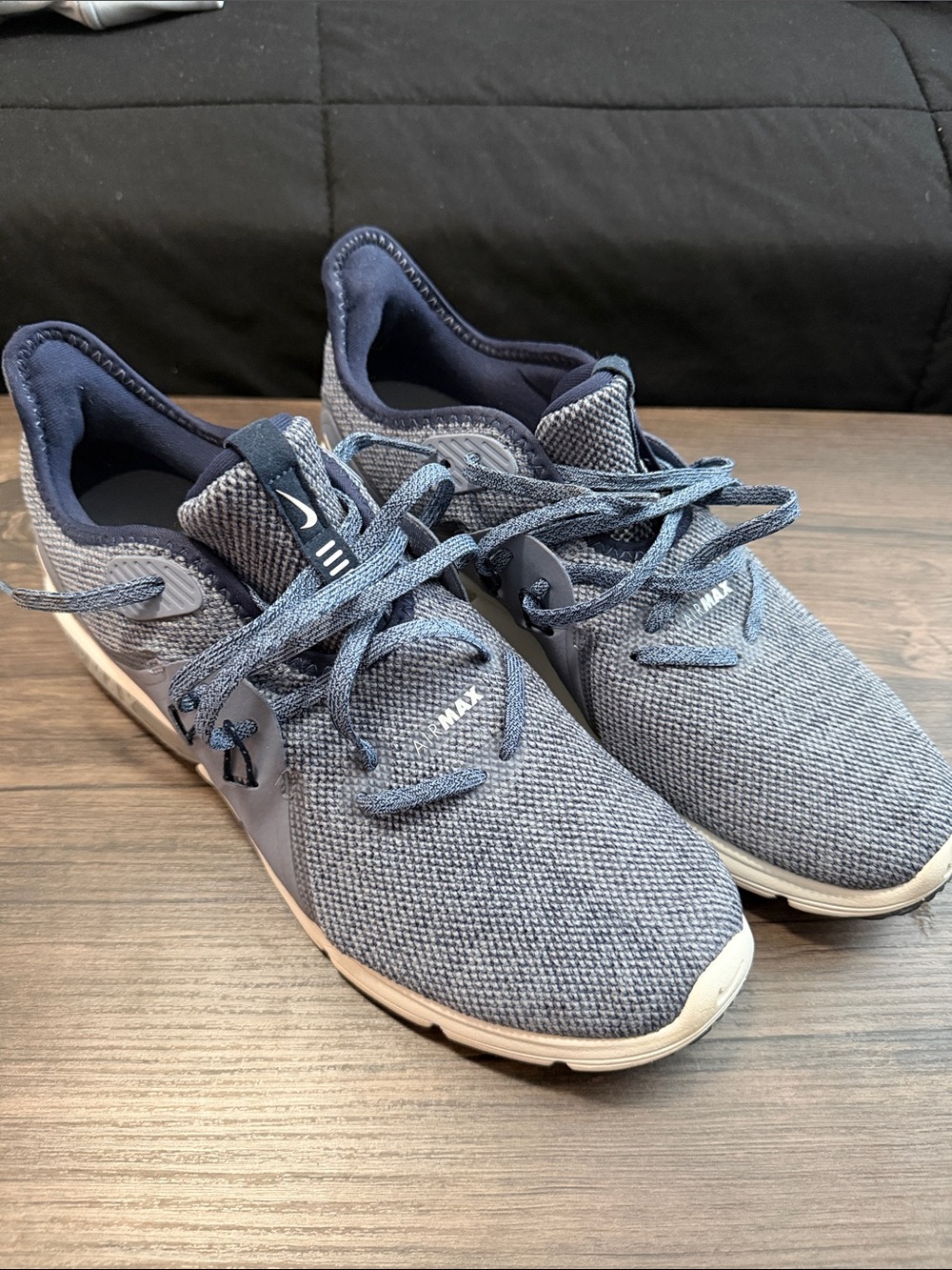 Nike Men’s Blue Knit Fashion Sneakers